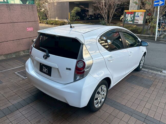 人気色の白色で大変綺麗な状態です！【アクア】